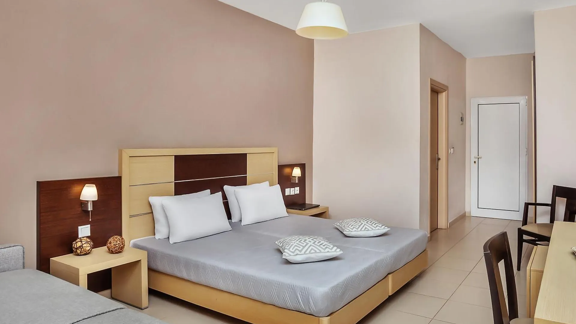 Iris Hotel Siviri