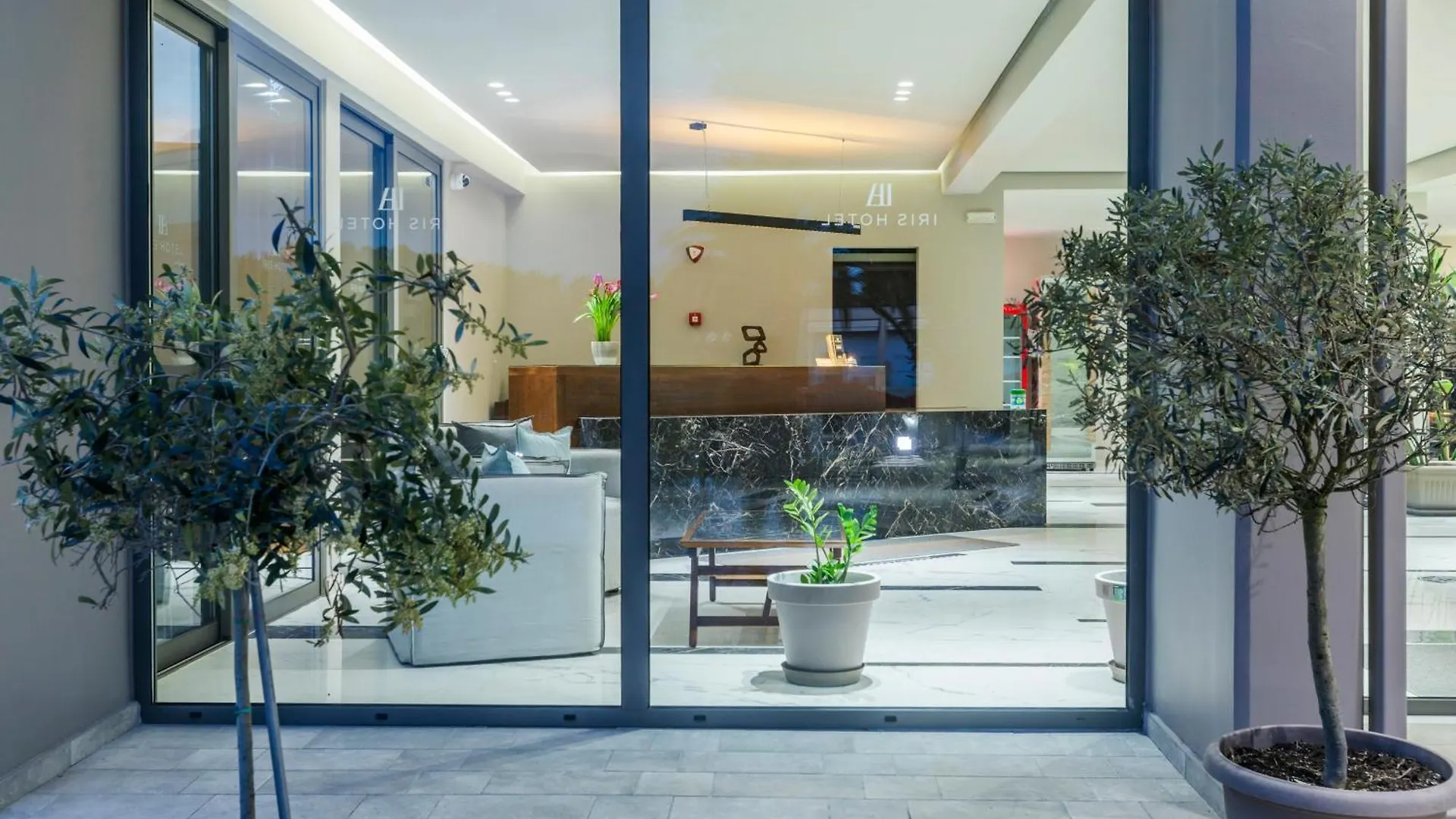 Iris Hotel Siviri